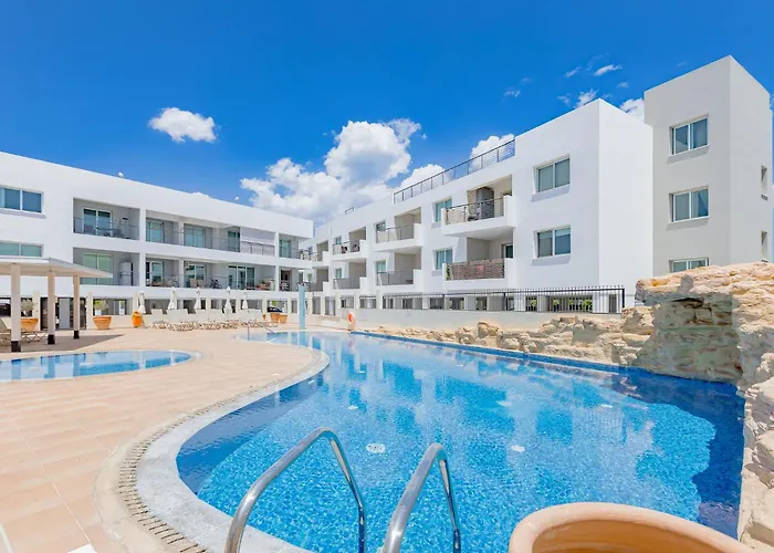 Stylish One-bedroom Sea Retreat * Paralimni
