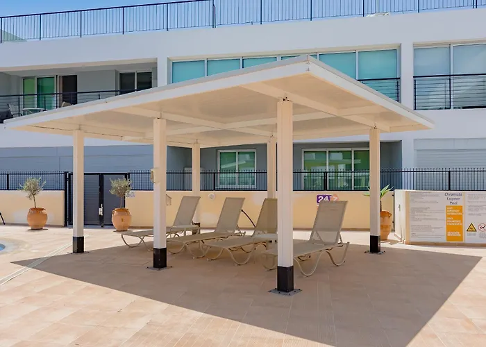 Stylish One-bedroom Sea Retreat * Paralimni