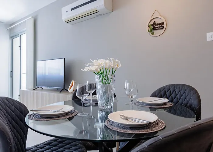 Stylish One-bedroom Sea Retreat * Paralimni