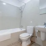 Stylish One-bedroom Sea Retreat Apartment *