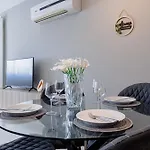 Stylish One-bedroom Sea Retreat * Paralimni