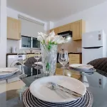 Apartment Stylish One-bedroom Sea Retreat *