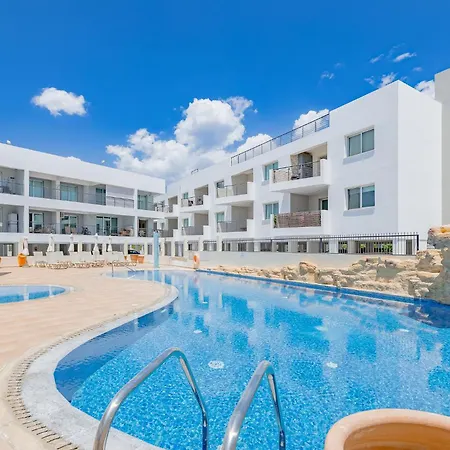 Stylish One-bedroom Sea Retreat * Paralimni