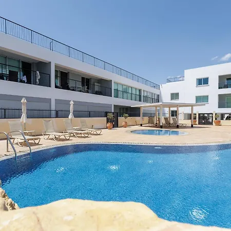 Stylish One-bedroom Sea Retreat * Paralimni