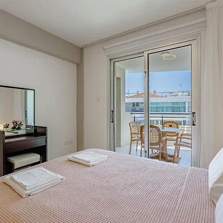 Stylish One-bedroom Sea Retreat * Paralimni