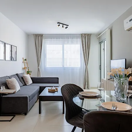 Apartment Stylish One-bedroom Sea Retreat