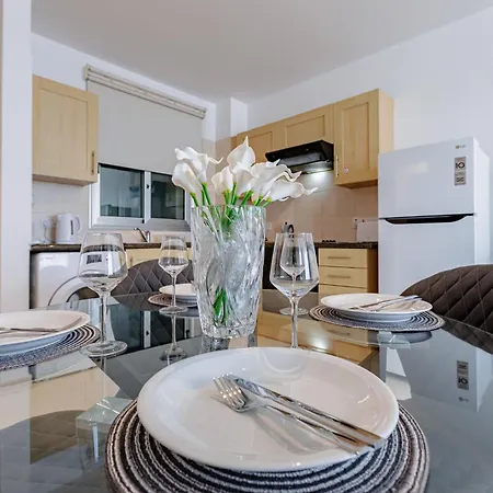 Διαμέρισμα Stylish One-bedroom Sea Retreat *