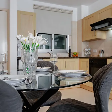 Stylish One-bedroom Sea Retreat * Paralimni