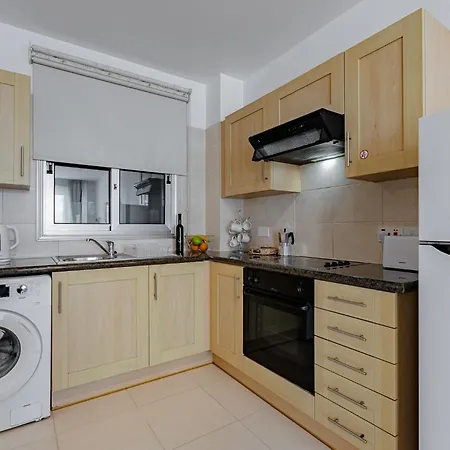 Stylish One-bedroom Sea Retreat Apartment Paralimni