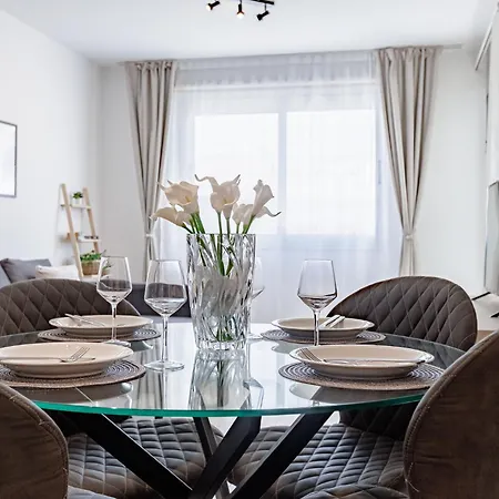 Stylish One-bedroom Sea Retreat Paralimni
