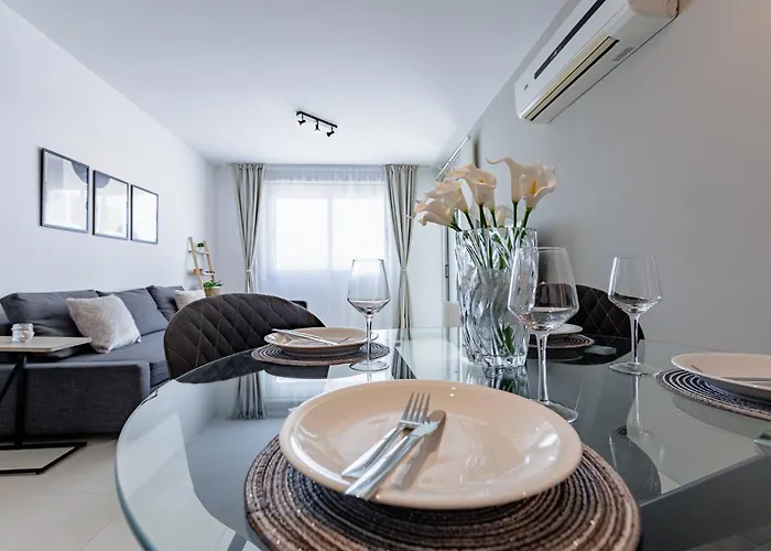 Stylish One-bedroom Sea Retreat アパート パラリムニ