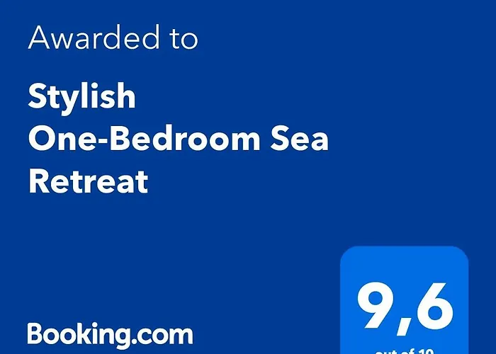 Stylish One-bedroom Sea Retreat アパート